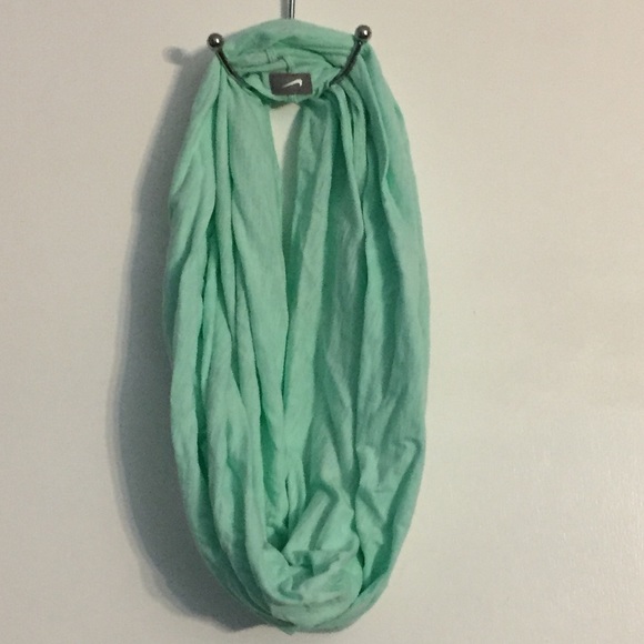 Nike Accessories - Nike Infinity Scarf